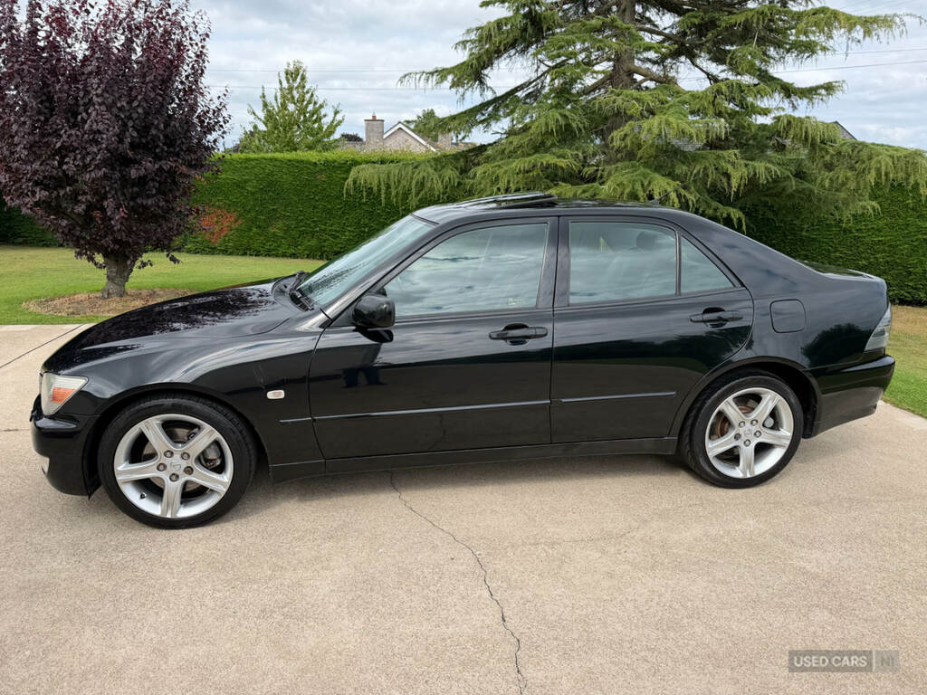 Lexus IS 200 2.0 Se Black #4