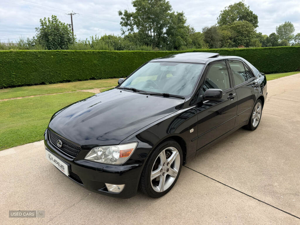 Lexus IS 200 2.0 Se Black #2