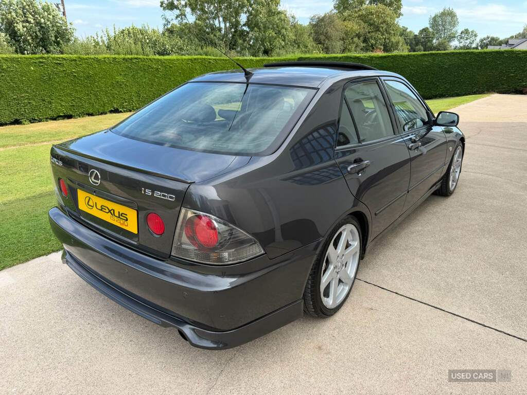 Lexus IS 200 2.0 Se Silver #2