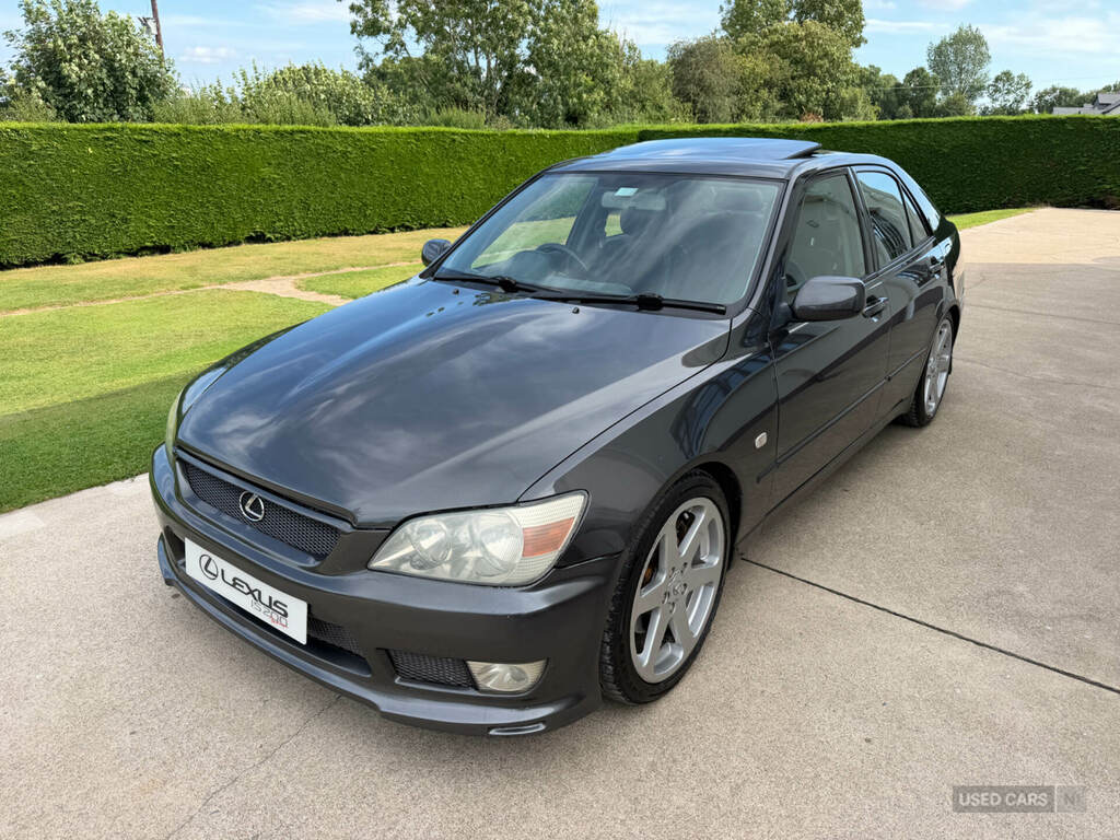Lexus IS 200 2.0 Se Silver
