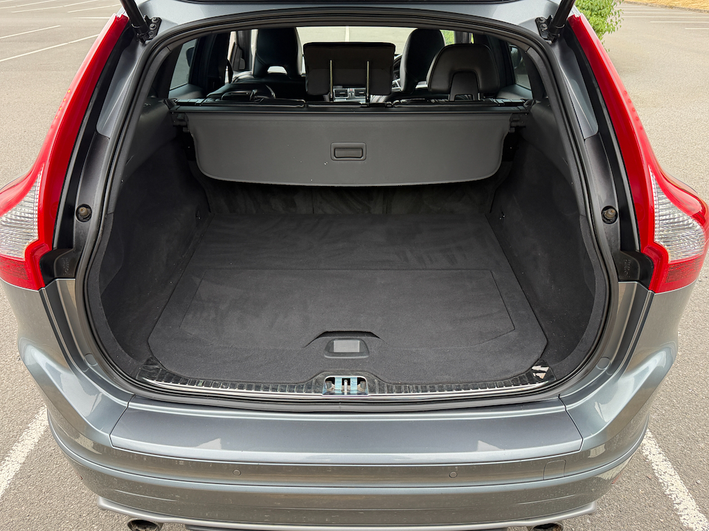 Volvo XC60 Xc60 R-design Lux Nav D5 Awd Grey #24