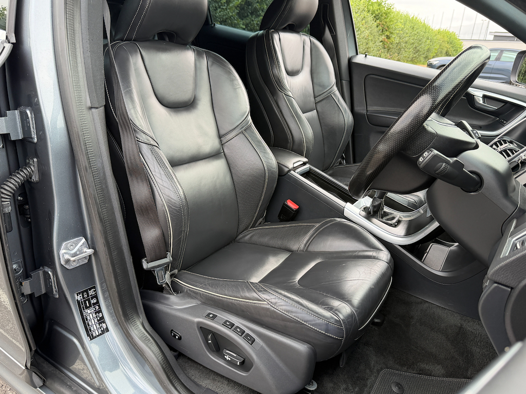 Volvo XC60 Xc60 R-design Lux Nav D5 Awd Grey #18
