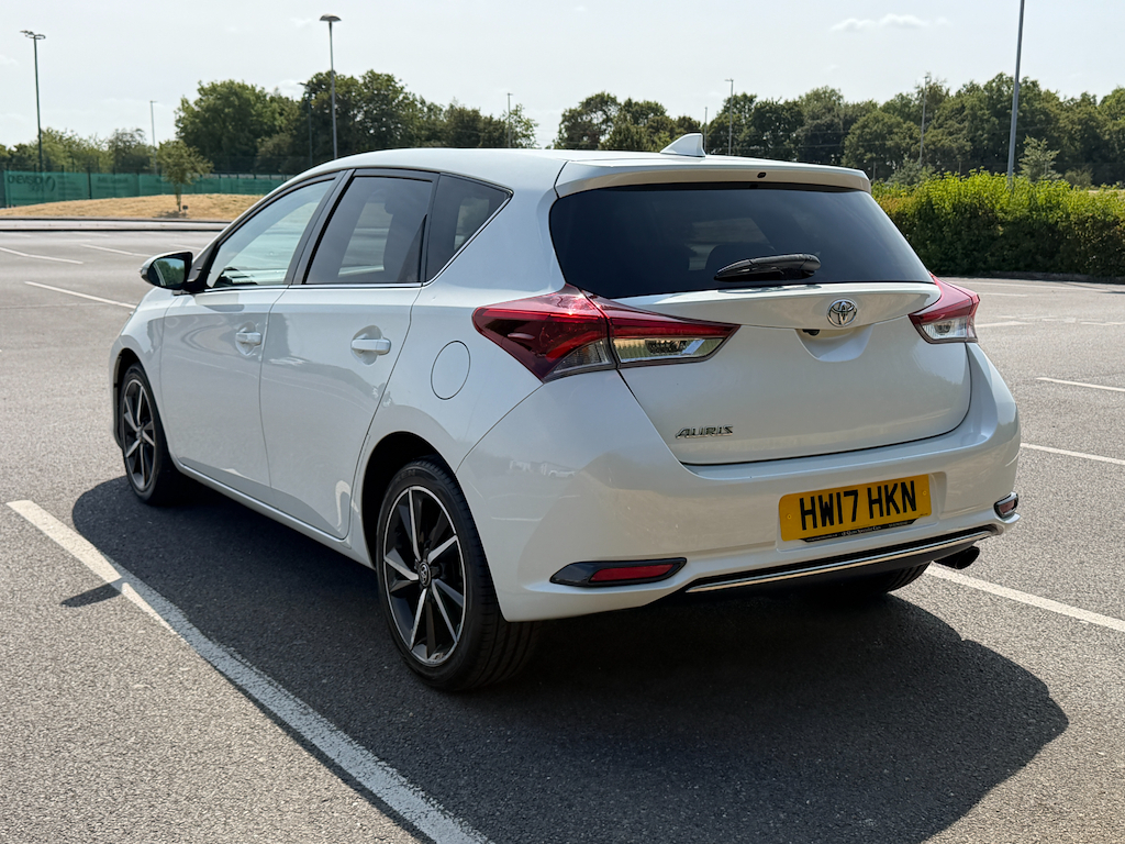 Toyota Auris 1.2 L 1.2 Vvt-i Design Hatchback White #5