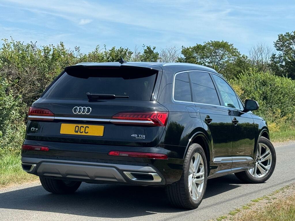 Audi Q7 S Line Black #4