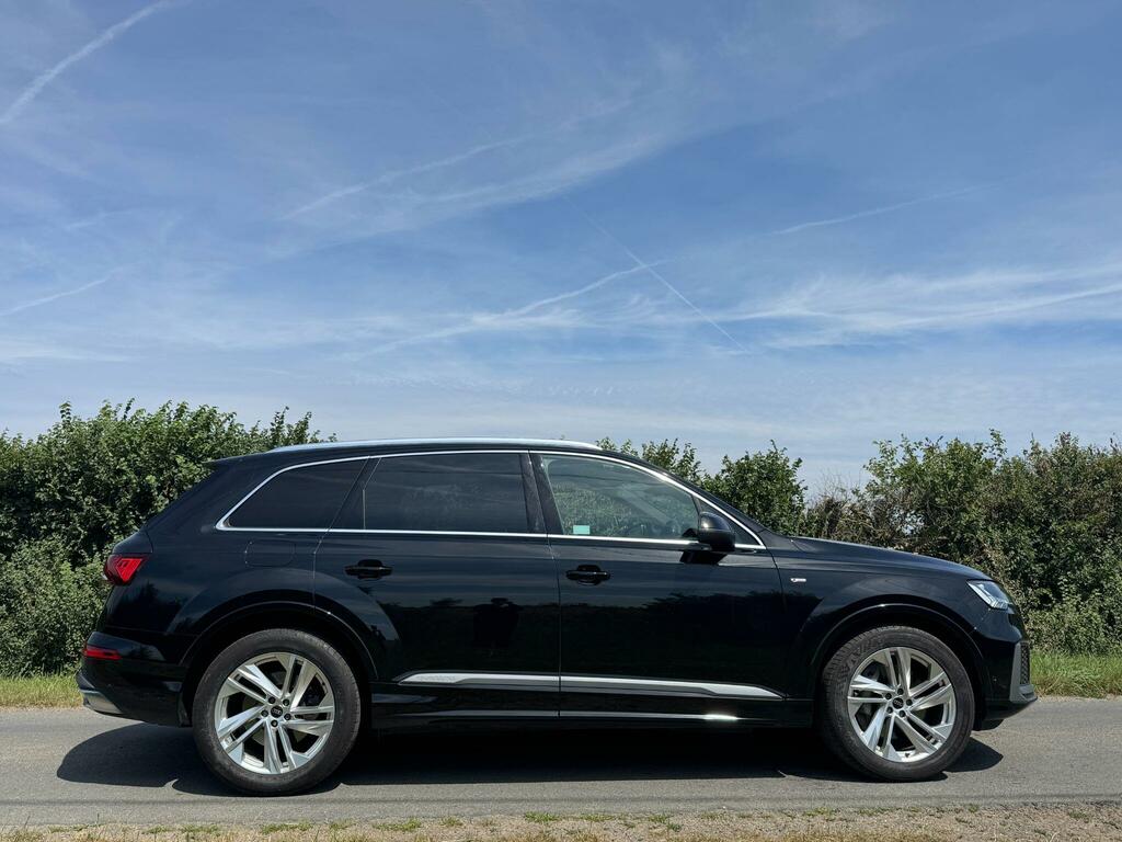 Audi Q7 S Line Black #2