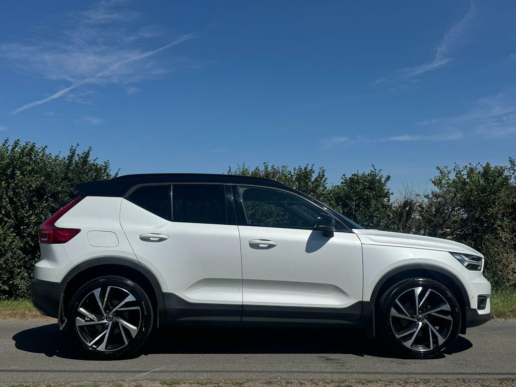 Volvo XC40 R-design Pro White #2