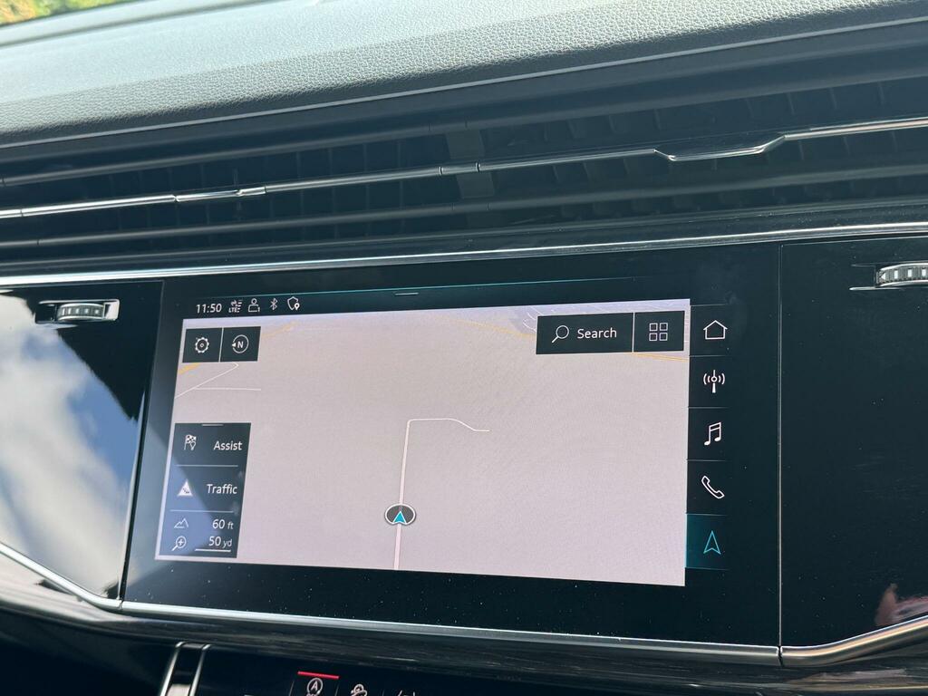 Audi Q8 S Line White #24