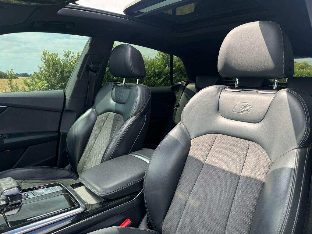 Audi Q8 S Line White #13