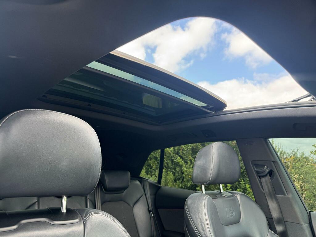 Audi Q8 S Line Blue #6