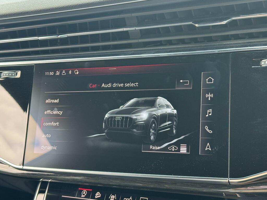 Audi Q8 S Line White #26