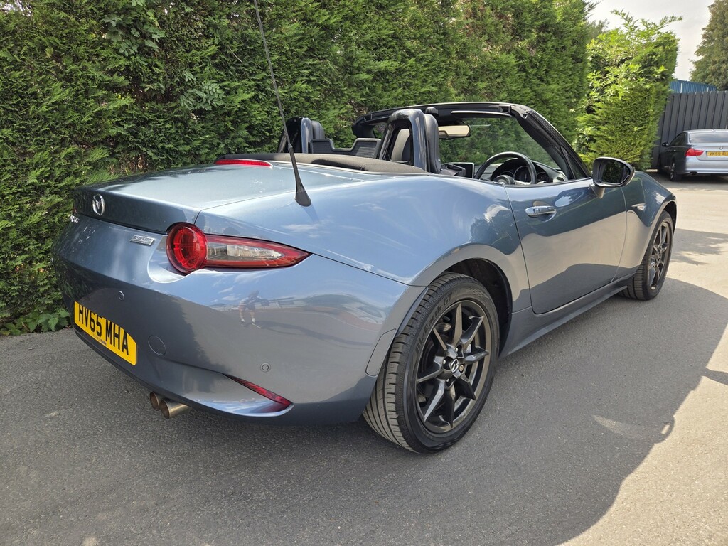 Mazda MX-5 1.5 Skyactiv-g Sport Convertible Red #8