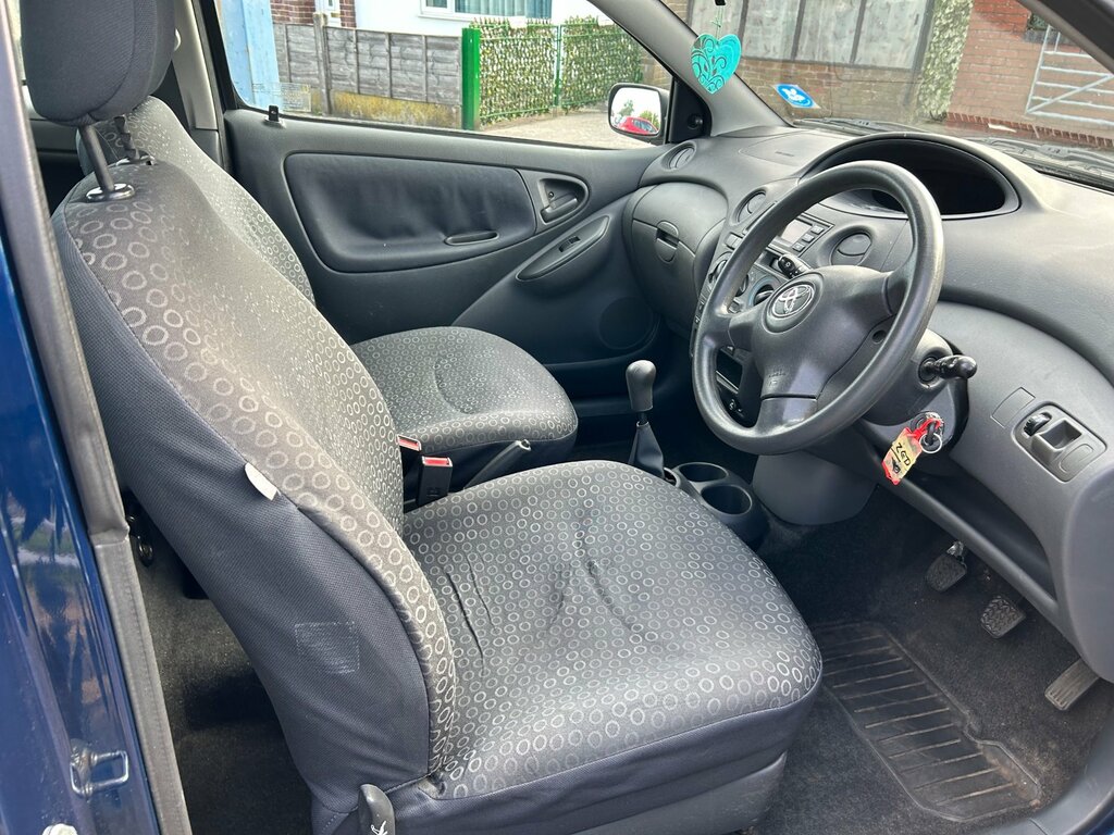 Toyota Yaris 1.3 Vvt-i 16V Cdx Silver #9