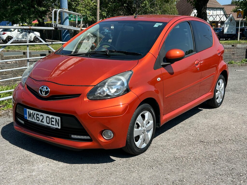 Toyota Aygo 1.0 Vvt-i Fire Hatchback Euro 5 Orange