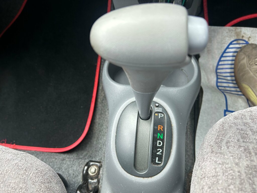 Toyota Verso Yaris Verso Gls Green #15