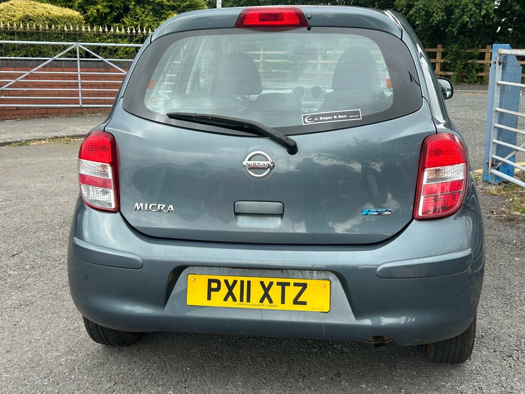 Nissan Micra Micra Acenta Red #7