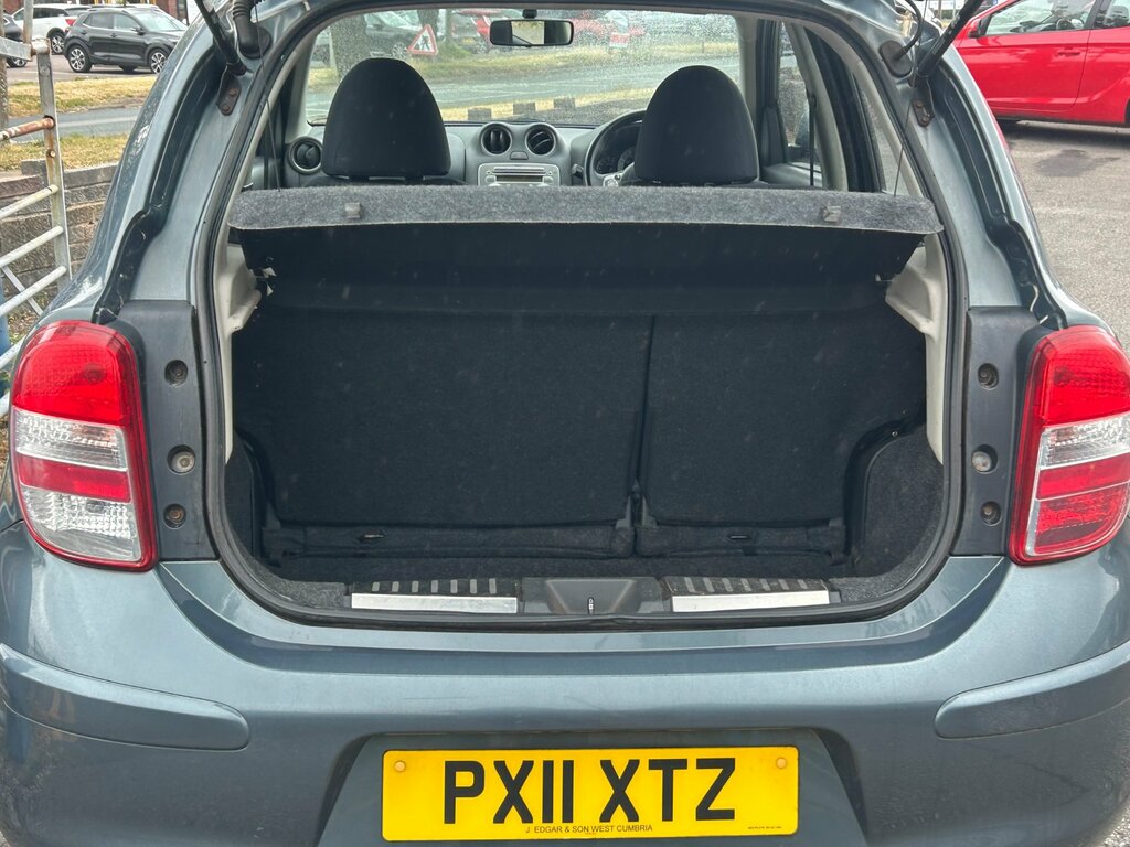 Nissan Micra Micra Acenta Red #8