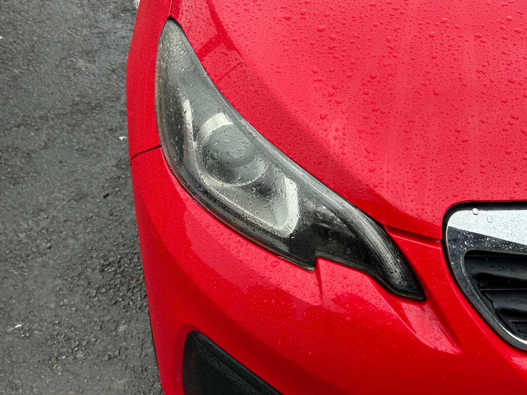 Peugeot 108 108 Active Red #9