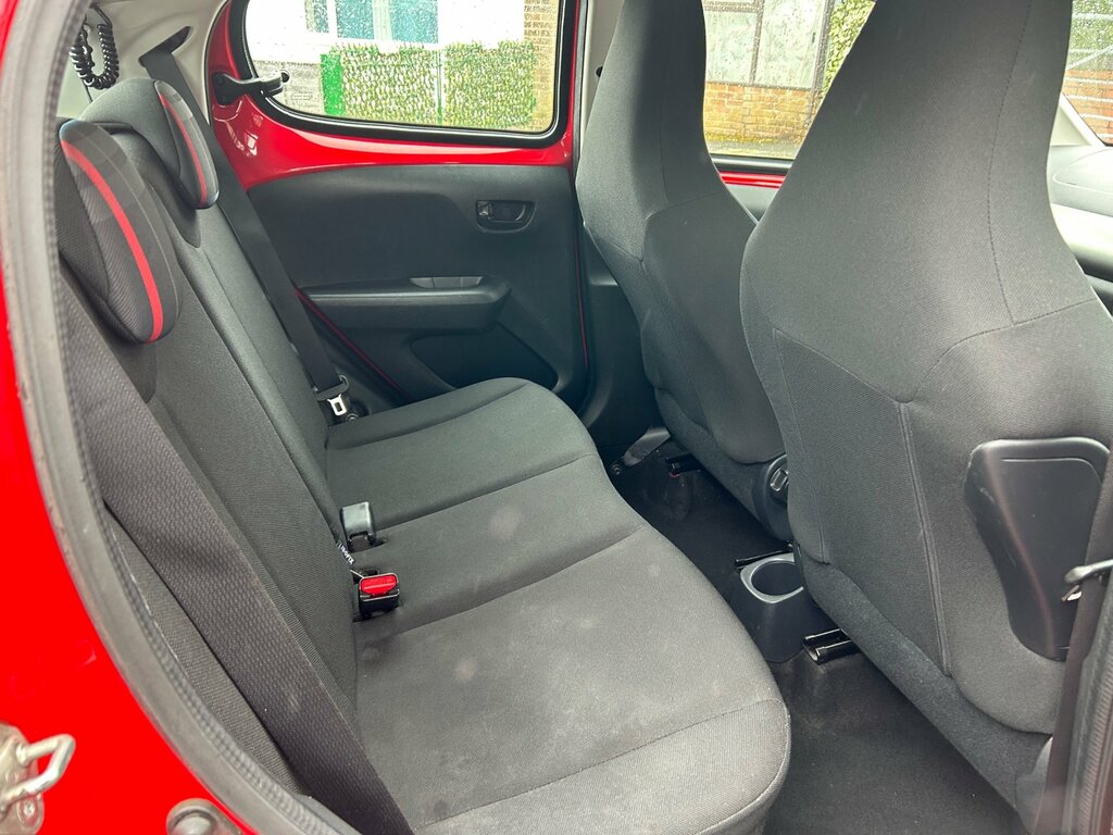 Peugeot 108 108 Active Red #11