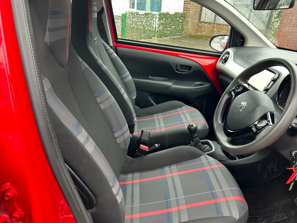 Peugeot 108 108 Active Red #12