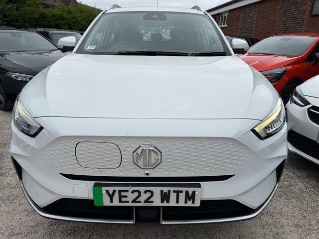 MG ZS 2022 51.1Kwh Trophy Suv 176 Ps YE22WTM White #3