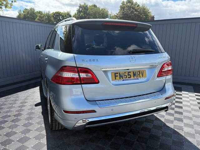 Mercedes-Benz M Class 2.0 Slc200 Amg Line Grey #29