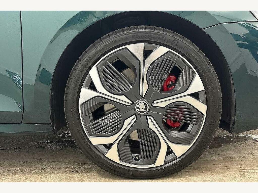 Skoda Octavia 2025 2.0 Tsi Vrs Dsg Green #5