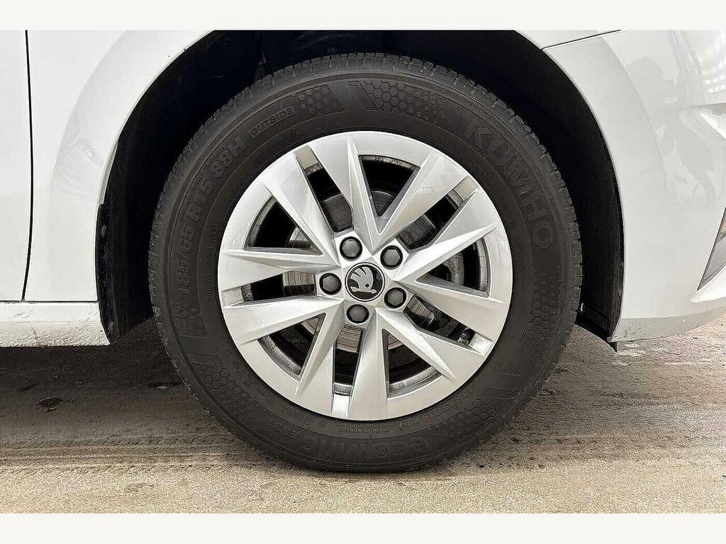 Skoda Fabia 2025 1.0 Tsi Se Edition White #5