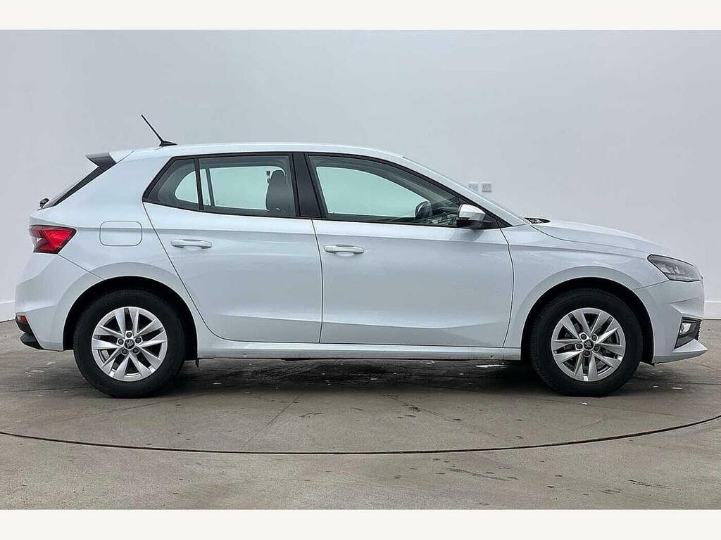 Skoda Fabia 2025 1.0 Tsi Se Edition White #4