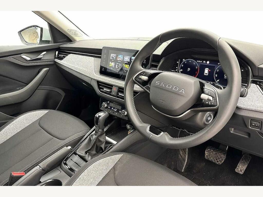 Skoda Kamiq 2025 1.0 Tsi Se Edition Dsg White #6