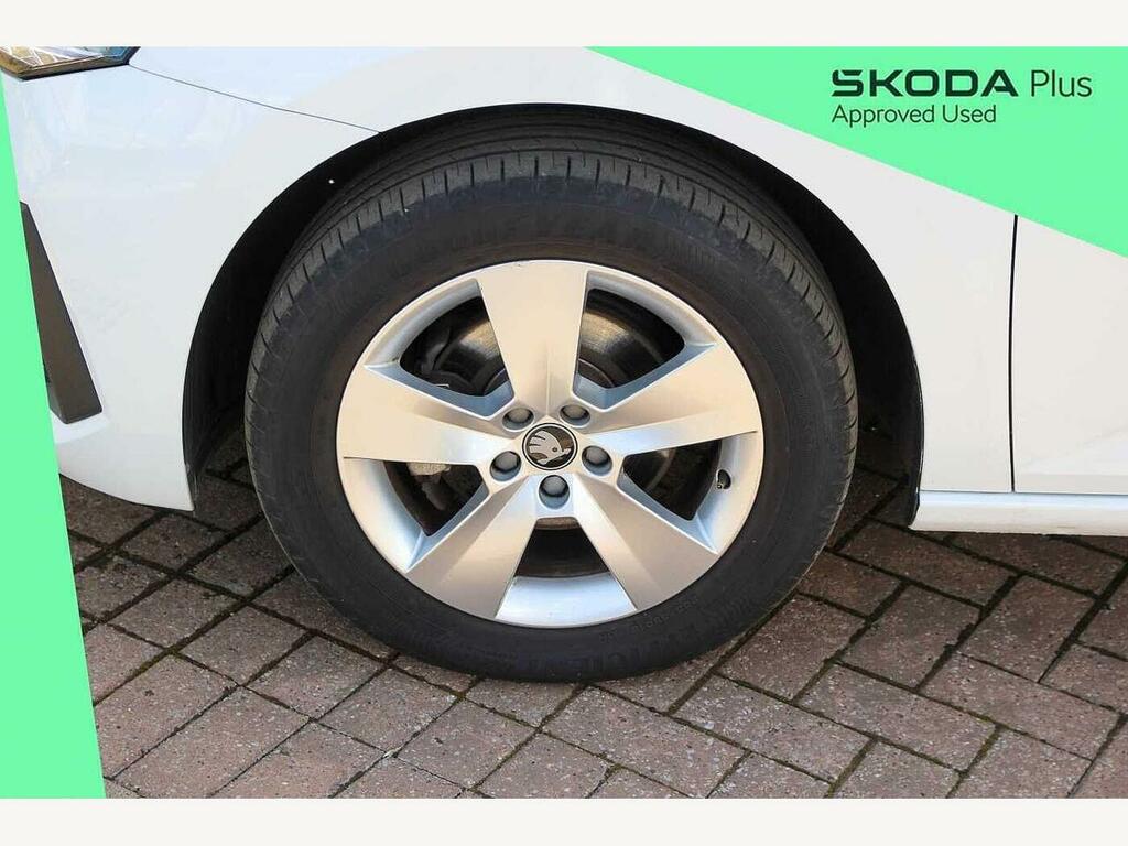 Skoda Scala 2025 1.0 Tsi 116 Se Edition Dsg White #5