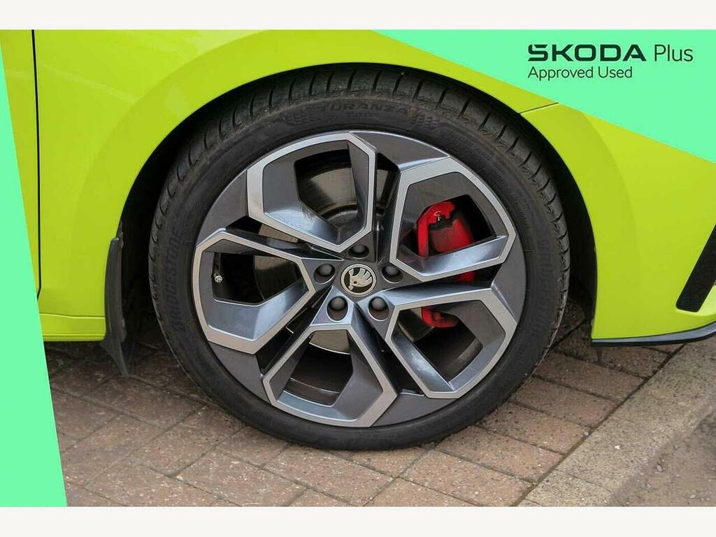 Skoda Octavia 2022 2.0 Tsi Vrs Dsg YR72OFK Green #5