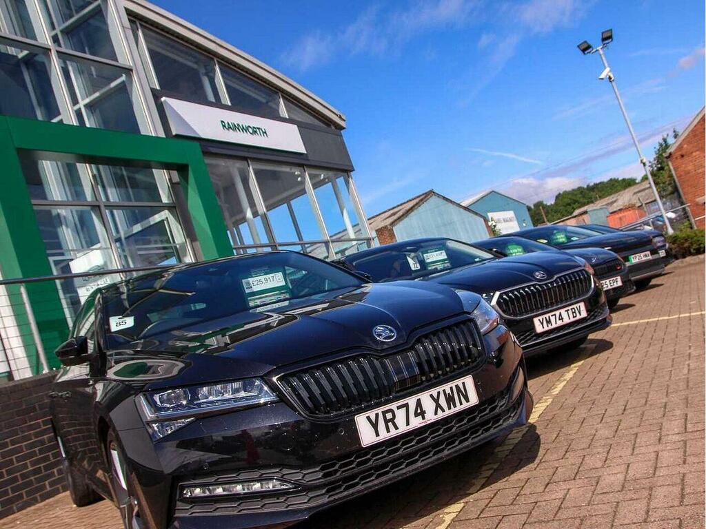 Skoda Superb Se Technology White #32