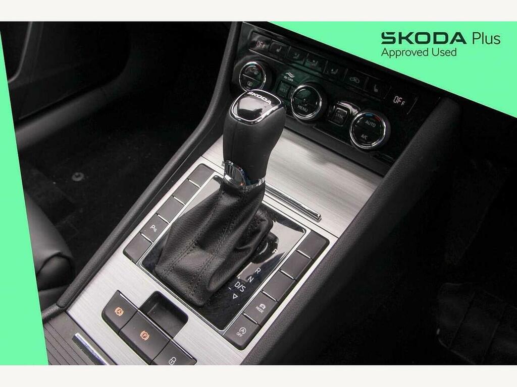 Skoda Superb Se Technology White #16