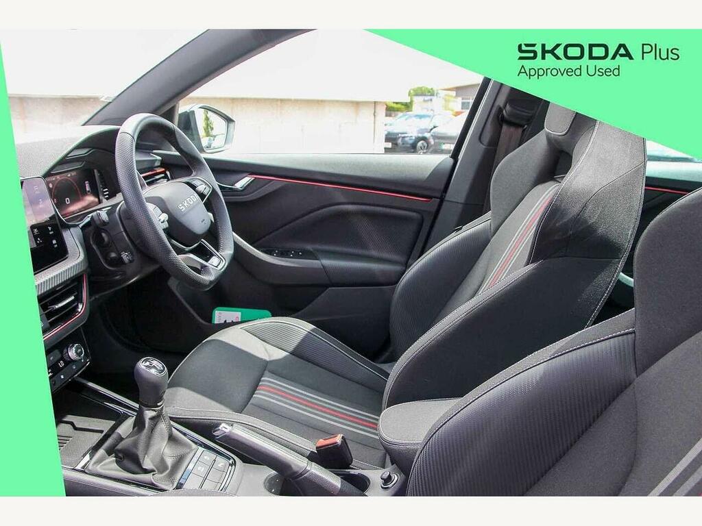 Skoda Scala 2025 1.5 Tsi Monte Carlo Edition Black #2
