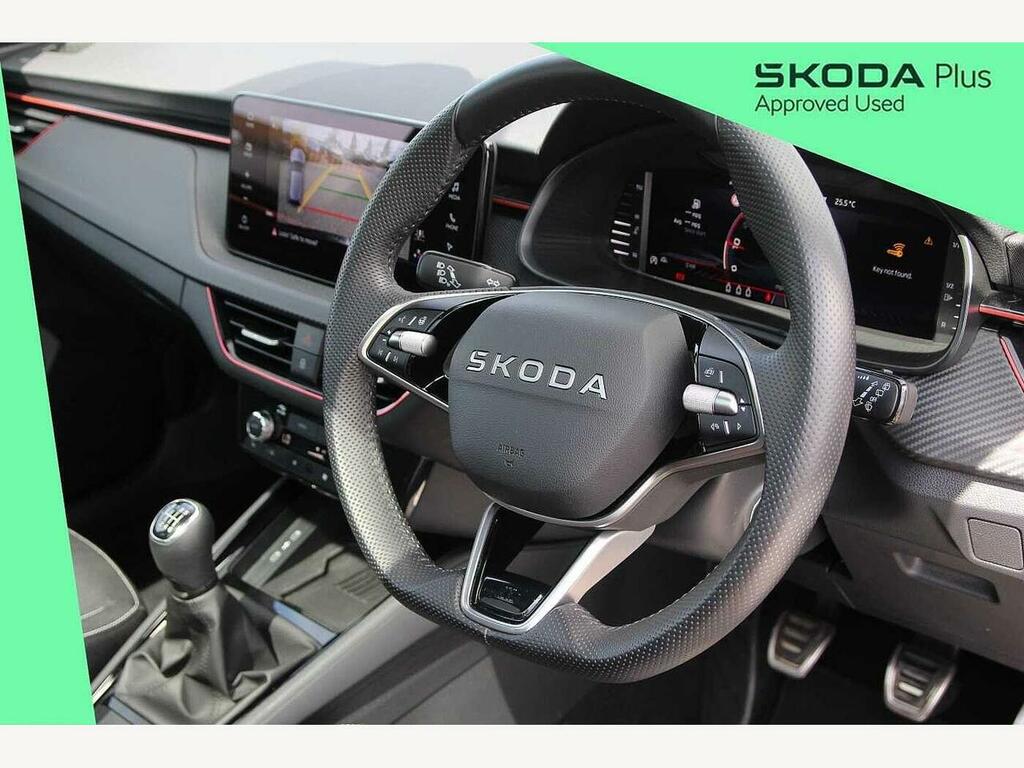 Skoda Scala 2025 1.5 Tsi Monte Carlo Edition Black #6
