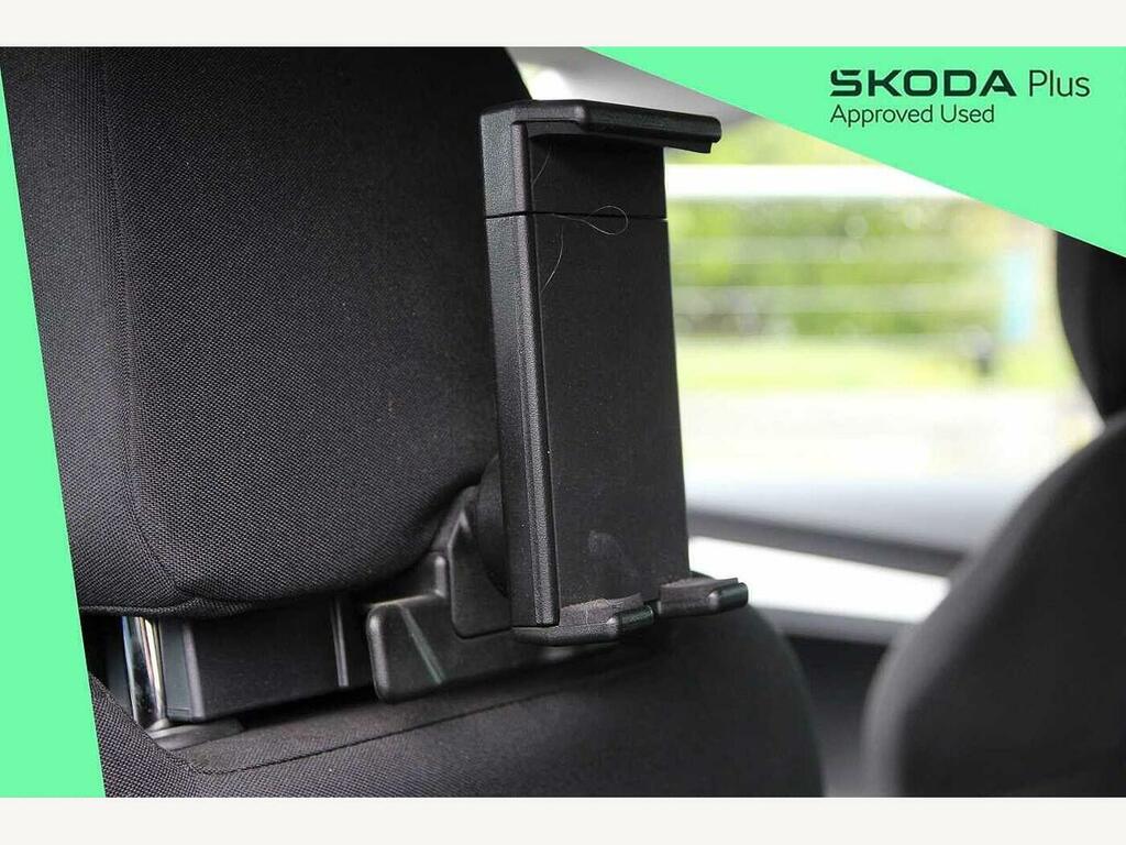 Skoda Karoq Se L Black #10