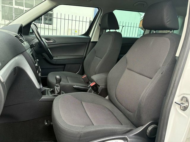 Skoda Yeti Suv White #10