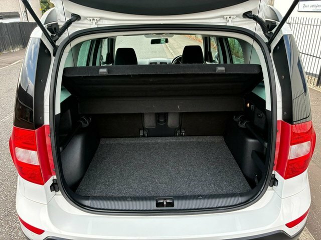 Skoda Yeti Suv White #14