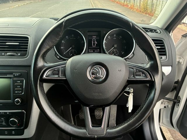 Skoda Yeti Suv White #20