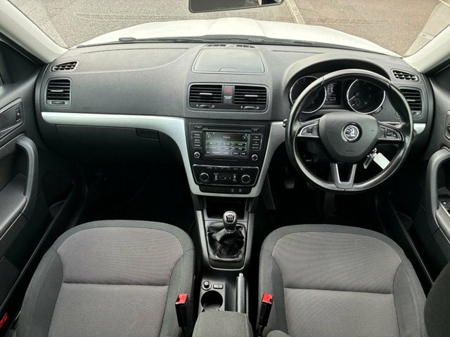 Skoda Yeti Suv White #7