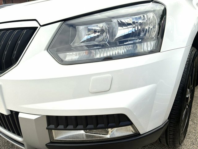 Skoda Yeti Suv White #15