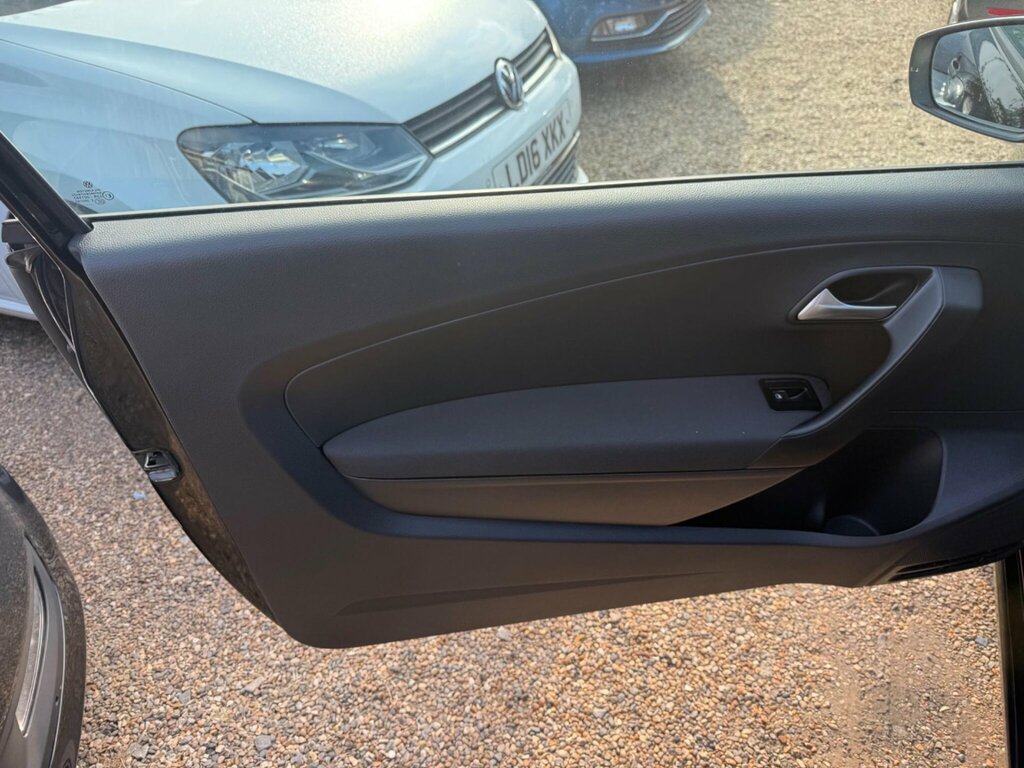 Volkswagen Polo Hatchback White #38