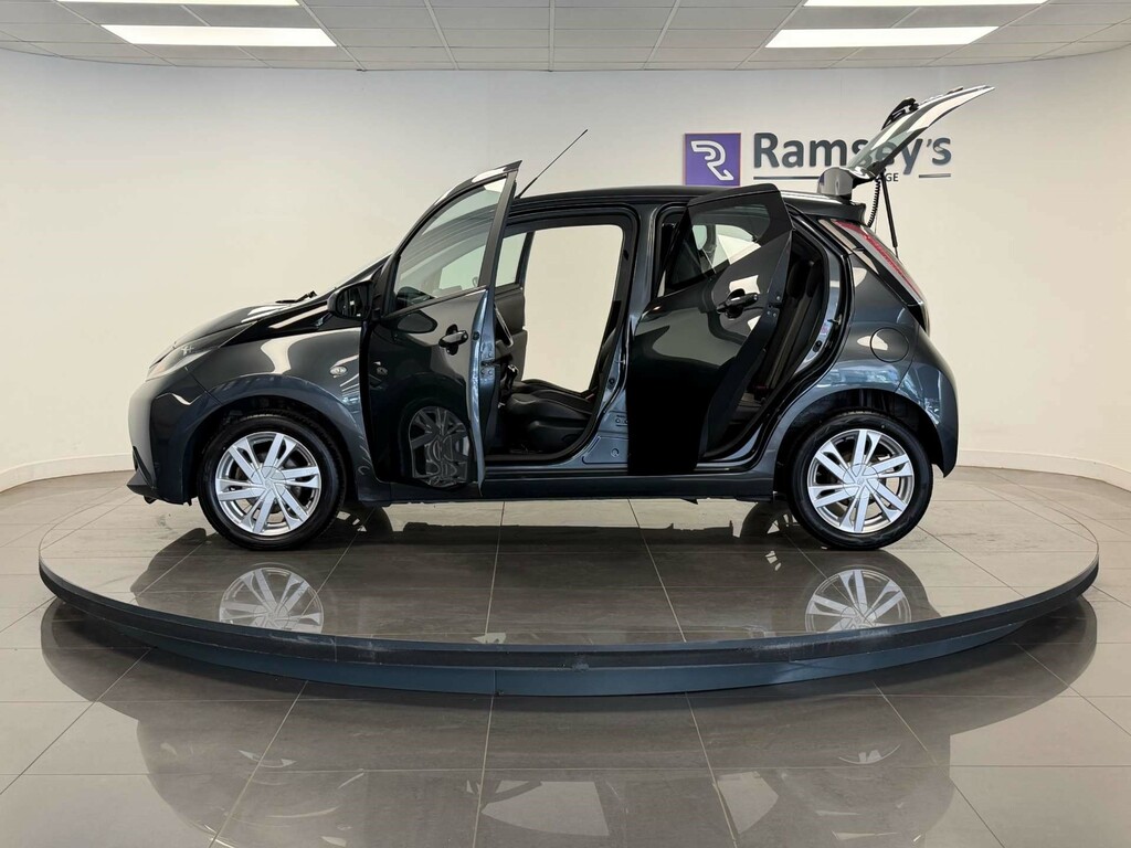 Toyota Aygo X Vvt-i X-play Grey #30