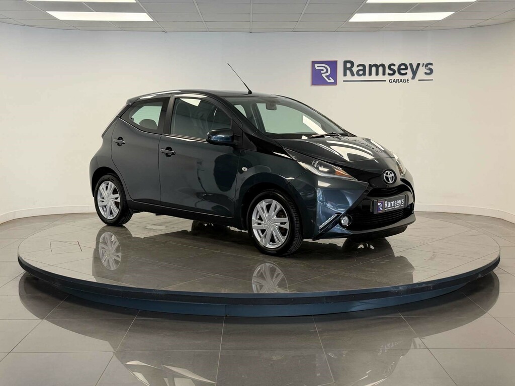 Toyota Aygo X Vvt-i X-play Grey #1