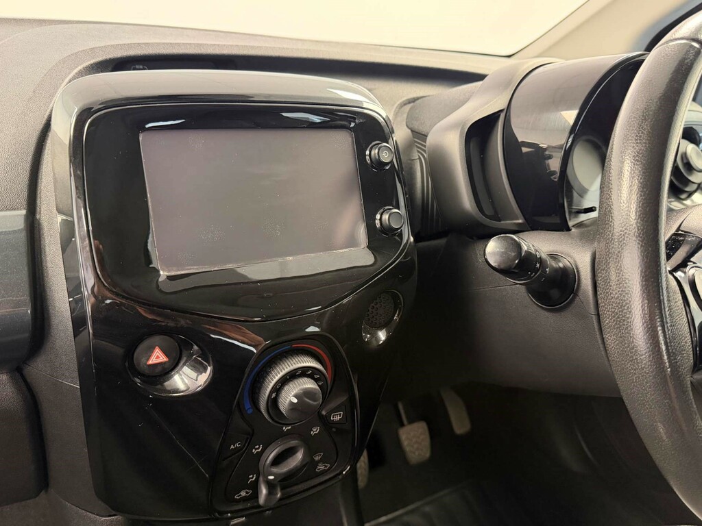 Toyota Aygo X Vvt-i X-play Grey #16