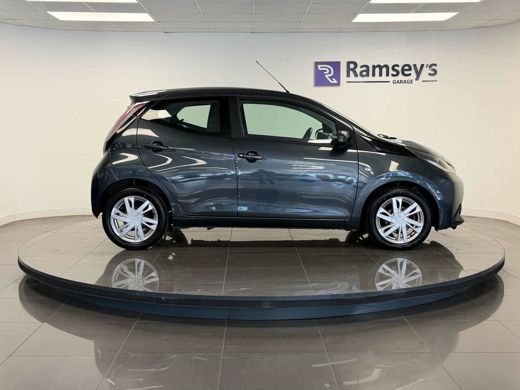 Toyota Aygo X Vvt-i X-play Grey #5
