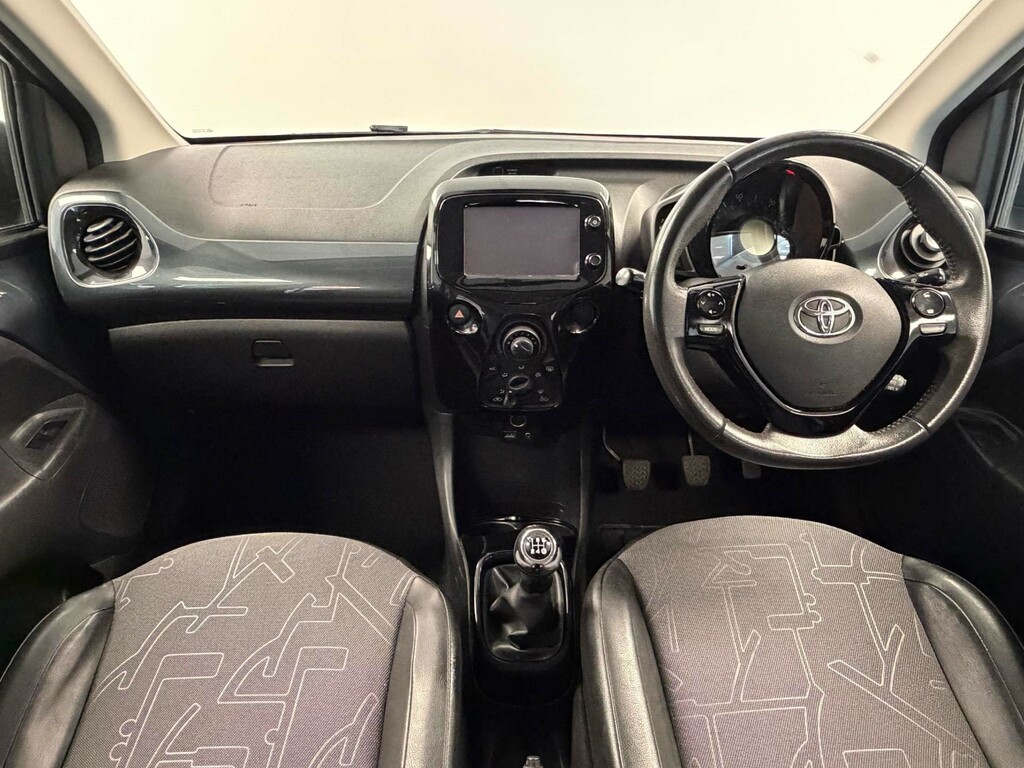 Toyota Aygo X Vvt-i X-play Grey #9