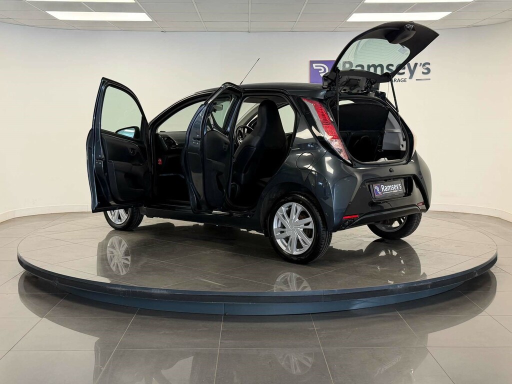 Toyota Aygo X Vvt-i X-play Grey #31
