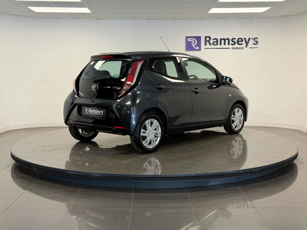 Toyota Aygo X Vvt-i X-play Grey #4