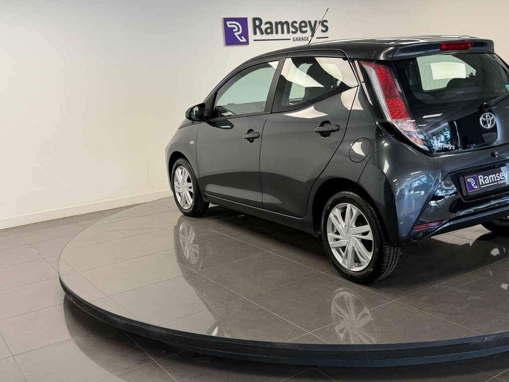 Toyota Aygo X Vvt-i X-play Grey #35